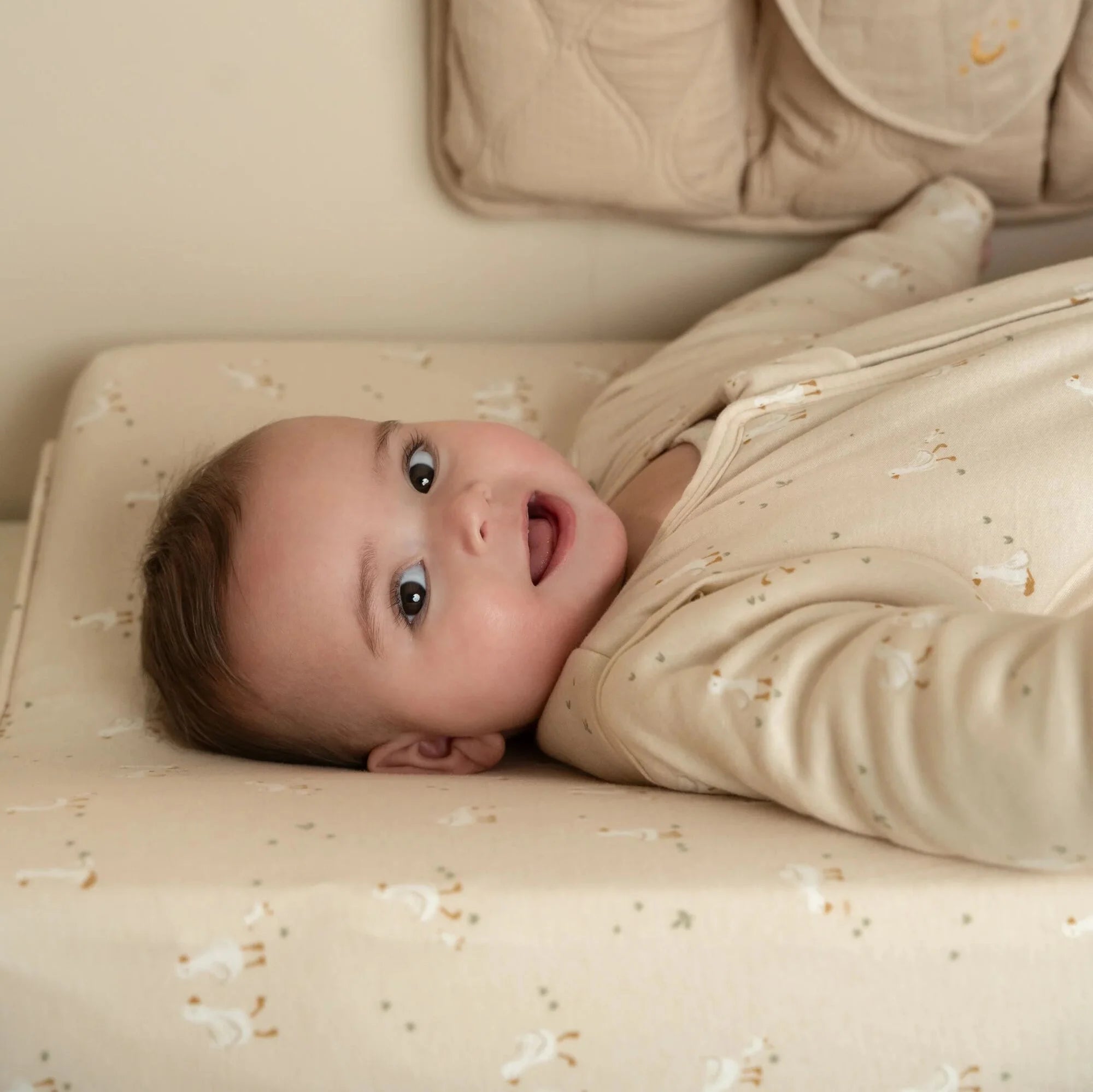 Aankleedkussenhoes - Beige - Newborn Naturals - Little Goose