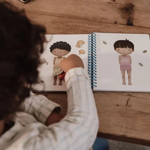 Aankleed- en stickerboek - Forest Friends