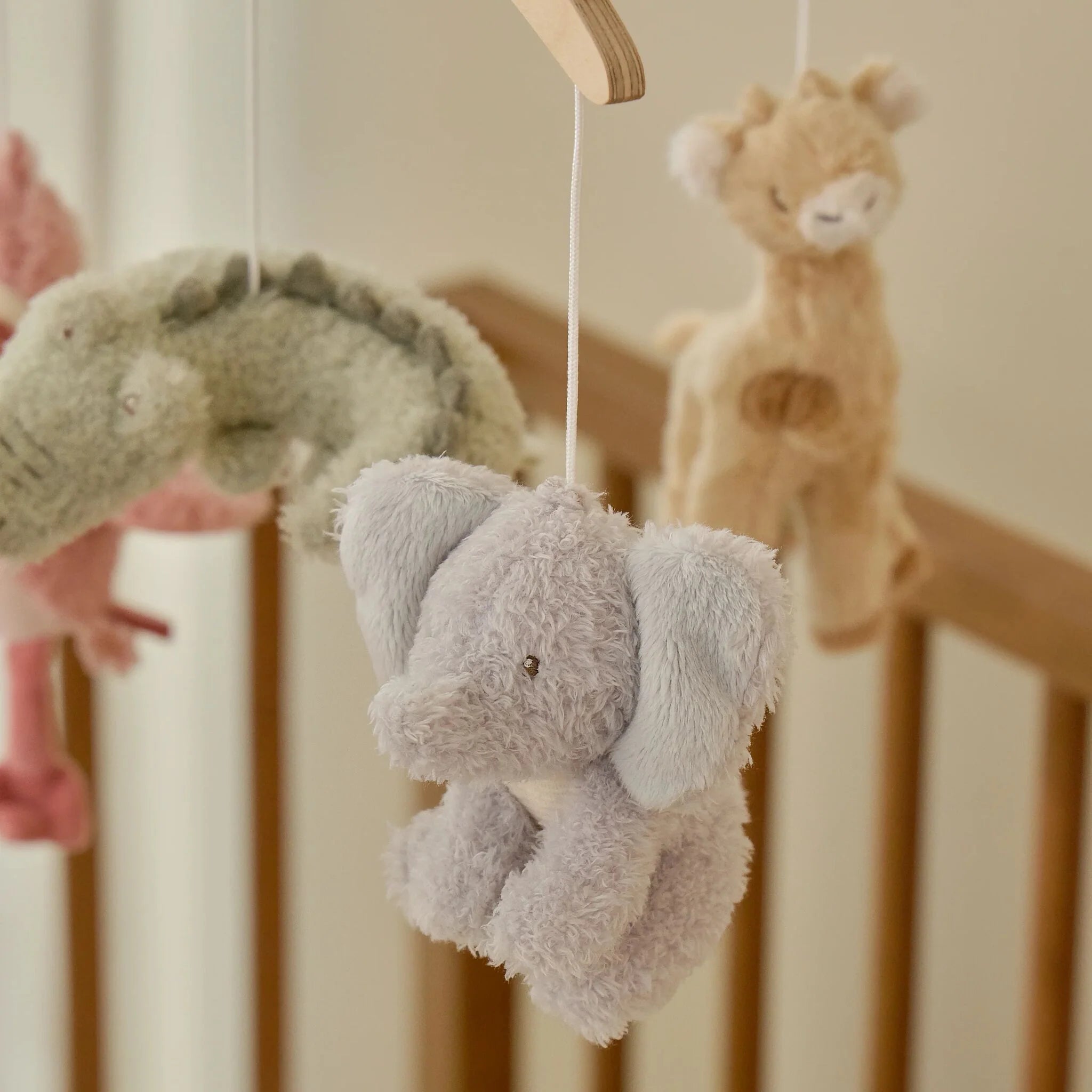 Houten muziekmobiel